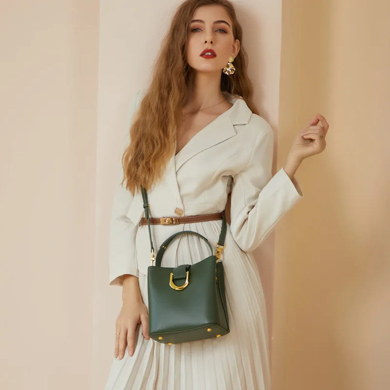 Étoile cowhide bucket bag