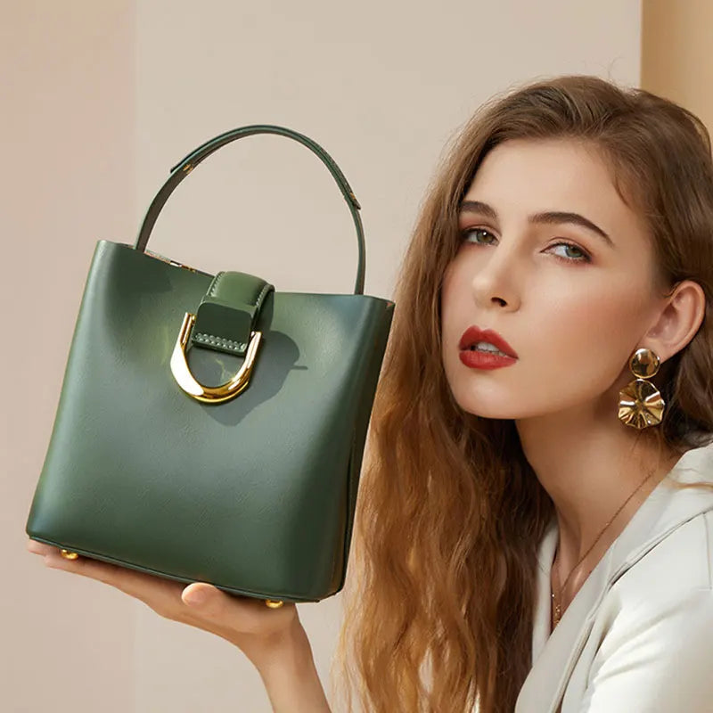 Étoile cowhide bucket bag