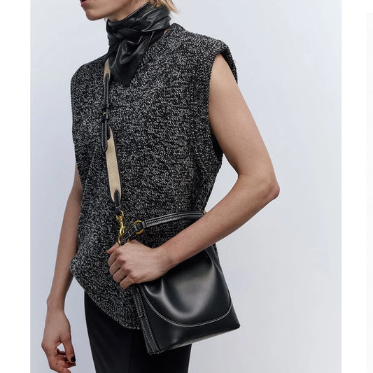The Winona Wide Strap Bucket Bag Crossbody Shoulder Bag